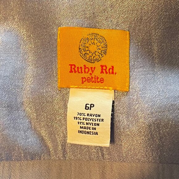 Shimmery Lilac Shell Button Top - never worn - 6P - Picture 6 of 7